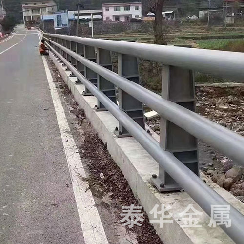 防撞護欄